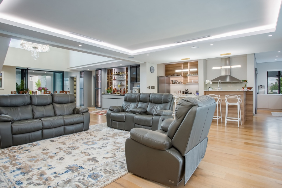 4 Bedroom Property for Sale in Val De Vie Estate Western Cape